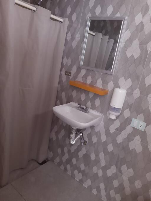 Estudio #5 Casa Fatima, 8 Min Del Centro 1 Persona Guadalajara Dış mekan fotoğraf
